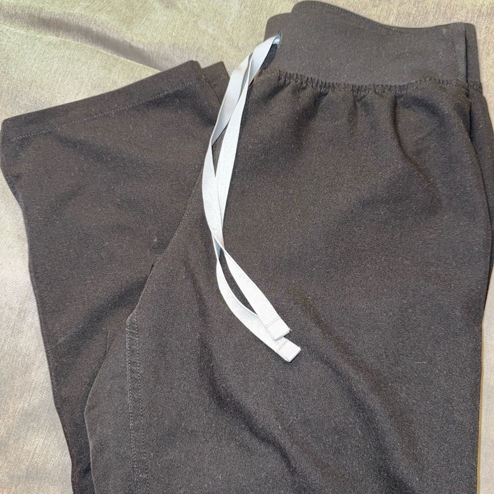 Figs Black High Waisted Livingston - Picture 2 of 3